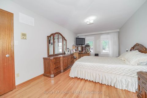 Photo 19 at 2 Lapworth Crescent, Steeles, Toronto