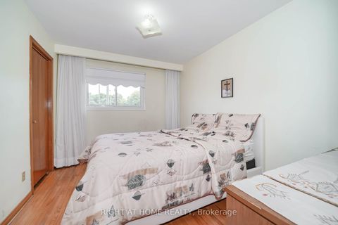 Photo 22 at 2 Lapworth Crescent, Steeles, Toronto