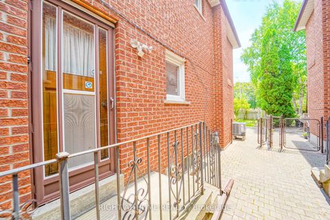 Photo 34 at 2 Lapworth Crescent, Steeles, Toronto