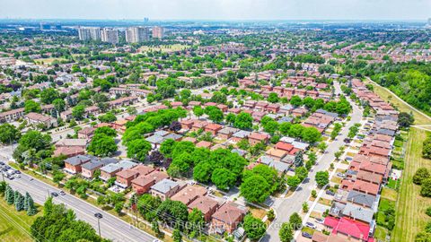 Photo 39 at 2 Lapworth Crescent, Steeles, Toronto