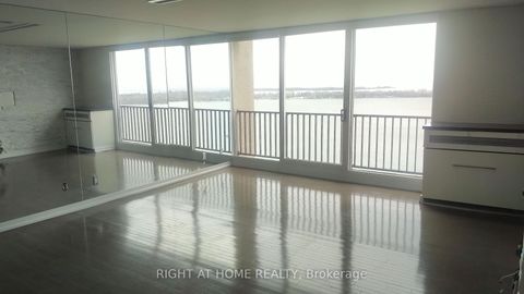 Photo 4 at 2803 - 33 Harbour Square, Waterfront Communities C1, Toronto