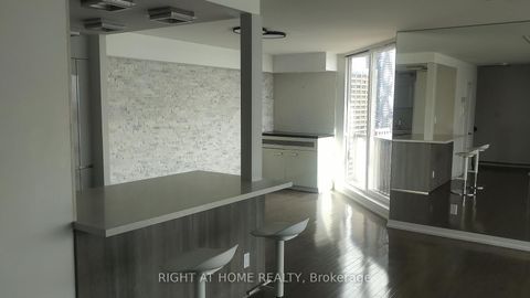Photo 9 at 2803 - 33 Harbour Square, Waterfront Communities C1, Toronto