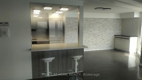 Photo 10 at 2803 - 33 Harbour Square, Waterfront Communities C1, Toronto