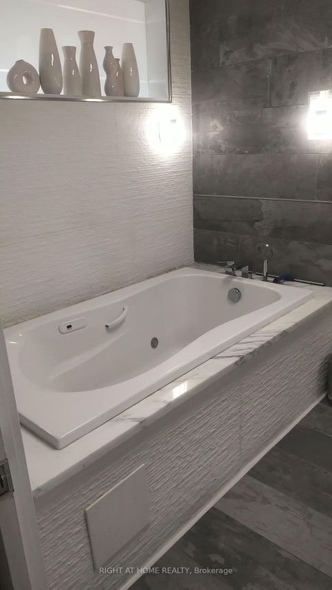 Photo 22 at 2803 - 33 Harbour Square, Waterfront Communities C1, Toronto