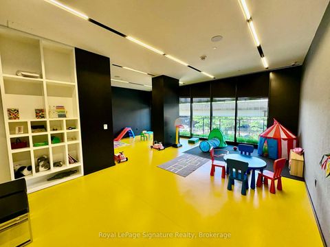 Photo 11 at 514 - 21 Lawren Harris Square, Waterfront Communities C8, Toronto