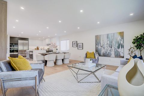 Photo 3 at 34 Elliotwood Court, Windfields, Toronto