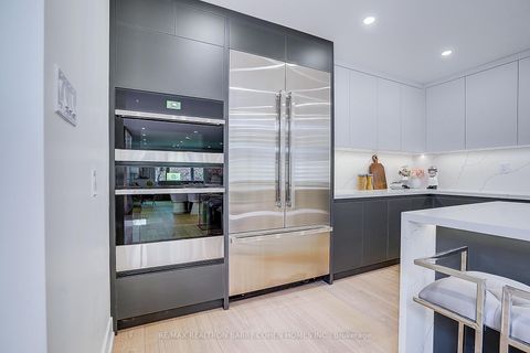 Photo 8 at 34 Elliotwood Court, Windfields, Toronto
