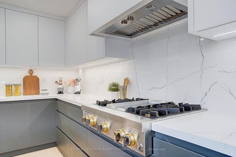 Photo 10 at 34 Elliotwood Court, Windfields, Toronto