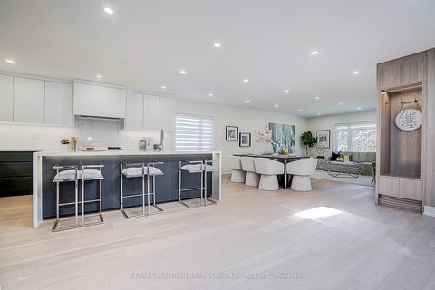 Photo 12 at 34 Elliotwood Court, Windfields, Toronto