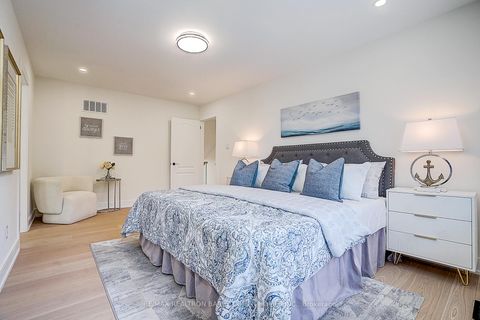 Photo 16 at 34 Elliotwood Court, Windfields, Toronto