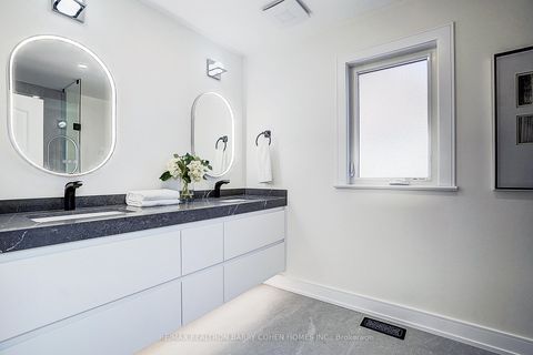 Photo 18 at 34 Elliotwood Court, Windfields, Toronto