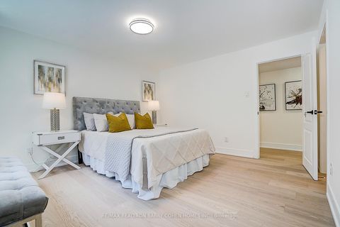 Photo 25 at 34 Elliotwood Court, Windfields, Toronto