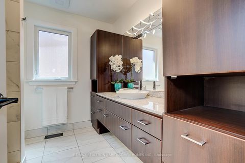 Photo 30 at 34 Elliotwood Court, Windfields, Toronto