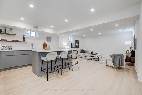 Photo 32 at 34 Elliotwood Court, Windfields, Toronto