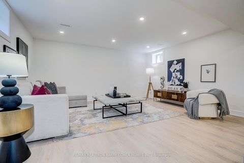 Photo 33 at 34 Elliotwood Court, Windfields, Toronto