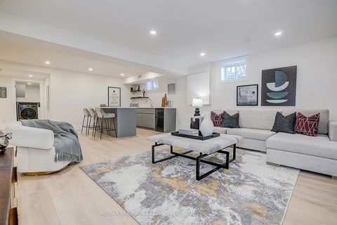 Photo 35 at 34 Elliotwood Court, Windfields, Toronto