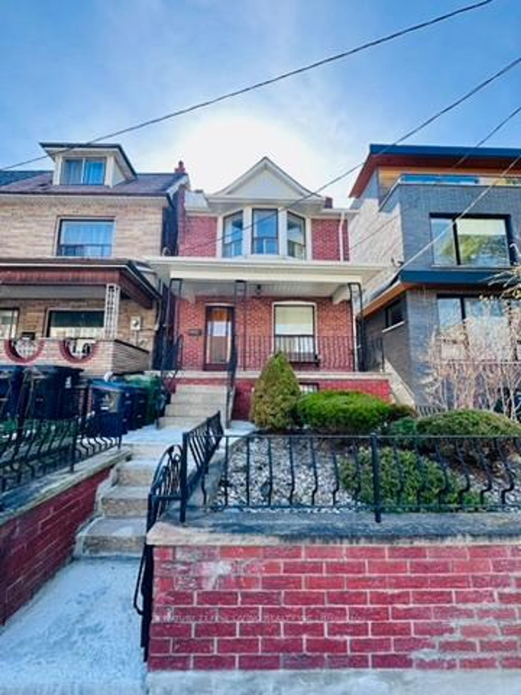 382 Roxton Road, Little Italy, Toronto photo 2