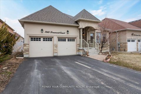 Photo 1 at 760 Freemont Court, Alcona, Innisfil