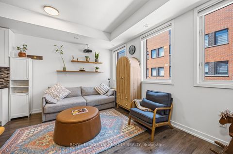 Photo 5 at 43 - 869 Wilson Avenue, CFB, Toronto