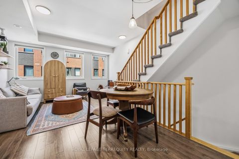 Photo 7 at 43 - 869 Wilson Avenue, CFB, Toronto