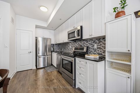 Photo 14 at 43 - 869 Wilson Avenue, CFB, Toronto