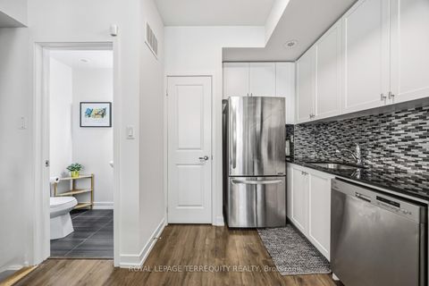 Photo 15 at 43 - 869 Wilson Avenue, CFB, Toronto