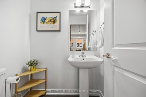 Photo 17 at 43 - 869 Wilson Avenue, CFB, Toronto