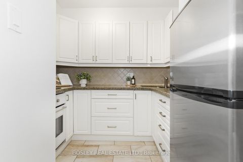 Photo 11 at 210 - 335 Lonsdale Road, Forest Hill South, Toronto