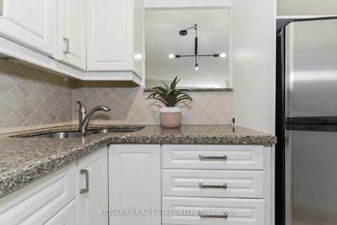 Photo 13 at 210 - 335 Lonsdale Road, Forest Hill South, Toronto
