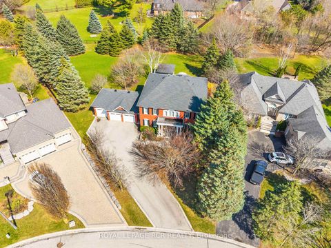 Photo 6 at 70 English Daisy Court, Kleinburg, Vaughan