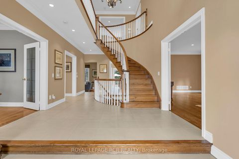 Photo 7 at 70 English Daisy Court, Kleinburg, Vaughan