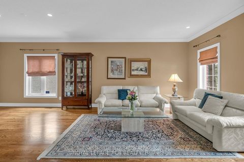 Photo 9 at 70 English Daisy Court, Kleinburg, Vaughan