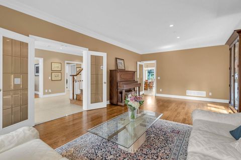 Photo 10 at 70 English Daisy Court, Kleinburg, Vaughan