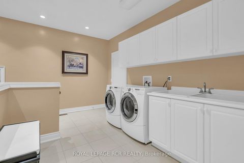 Photo 16 at 70 English Daisy Court, Kleinburg, Vaughan