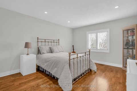 Photo 21 at 70 English Daisy Court, Kleinburg, Vaughan