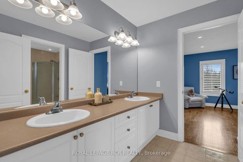 Photo 22 at 70 English Daisy Court, Kleinburg, Vaughan
