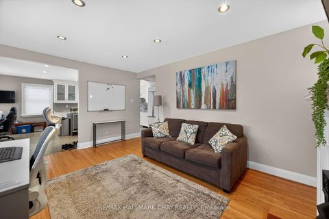 Photo 9 at 68 Drury Lane, Wellington, Barrie