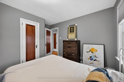 Photo 12 at 68 Drury Lane, Wellington, Barrie