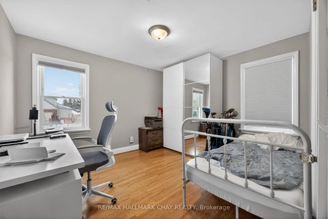Photo 13 at 68 Drury Lane, Wellington, Barrie