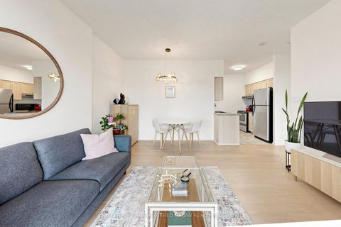 Photo 10 at 2325 - 230 Queens Quay W, Waterfront Communities C1, Toronto