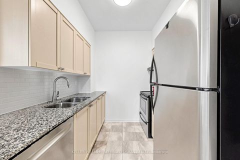 Photo 14 at 2325 - 230 Queens Quay W, Waterfront Communities C1, Toronto