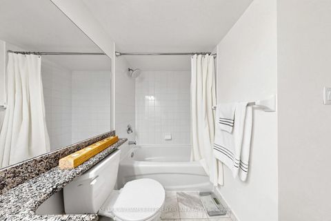 Photo 20 at 2325 - 230 Queens Quay W, Waterfront Communities C1, Toronto