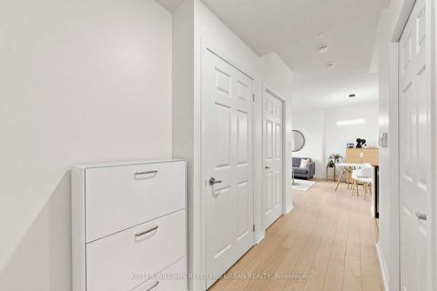 Photo 22 at 2325 - 230 Queens Quay W, Waterfront Communities C1, Toronto