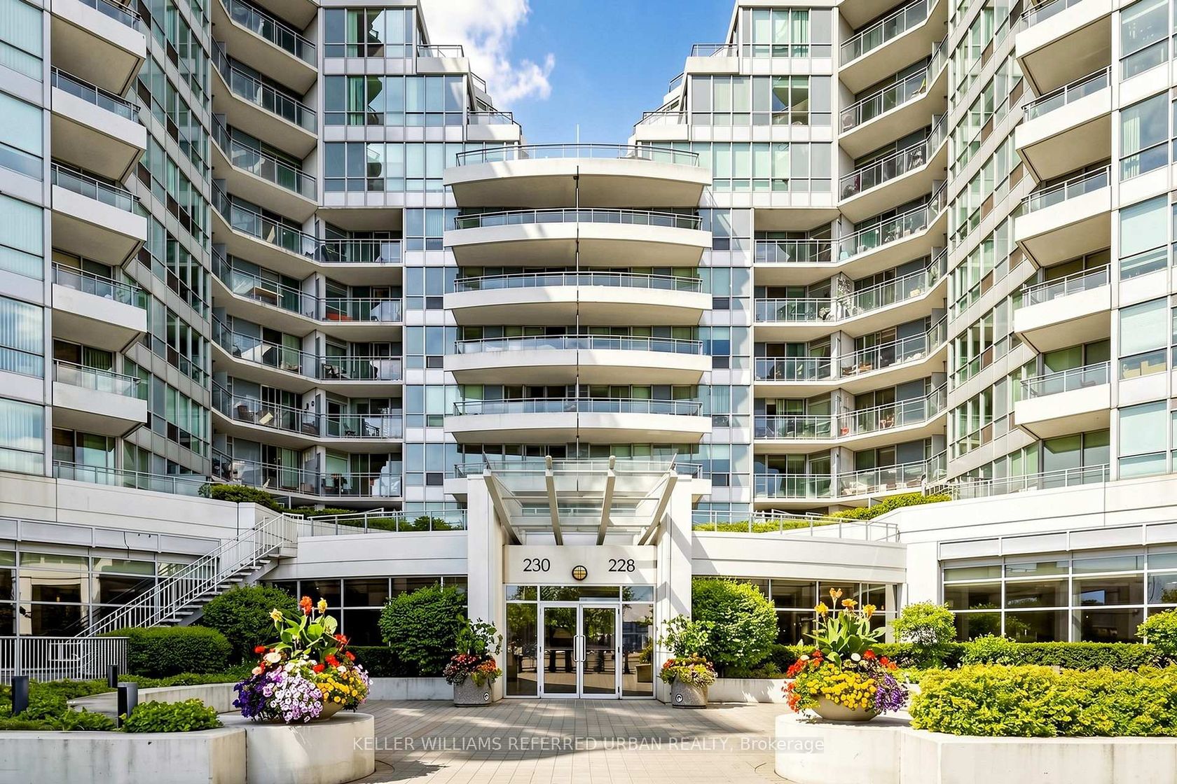 2325 - 230 Queens Quay W, Waterfront Communities C1, Toronto photo number 2