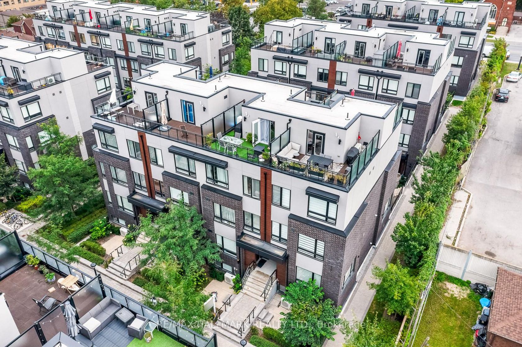 306 - 1120 Briar Hill Avenue, Glen Park, Toronto photo 5