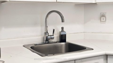 Photo 14 at 707 - 41 Markbrook Lane, Jamestown, Toronto