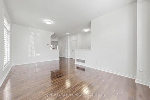 Photo 4 at 4 Merton Street, Oak Ridges, Richmond Hill