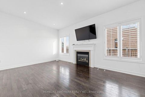 Photo 5 at 4 Merton Street, Oak Ridges, Richmond Hill