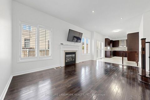 Photo 6 at 4 Merton Street, Oak Ridges, Richmond Hill