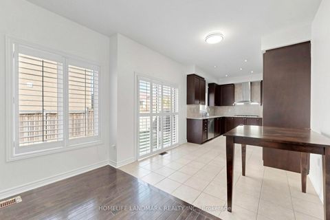 Photo 8 at 4 Merton Street, Oak Ridges, Richmond Hill